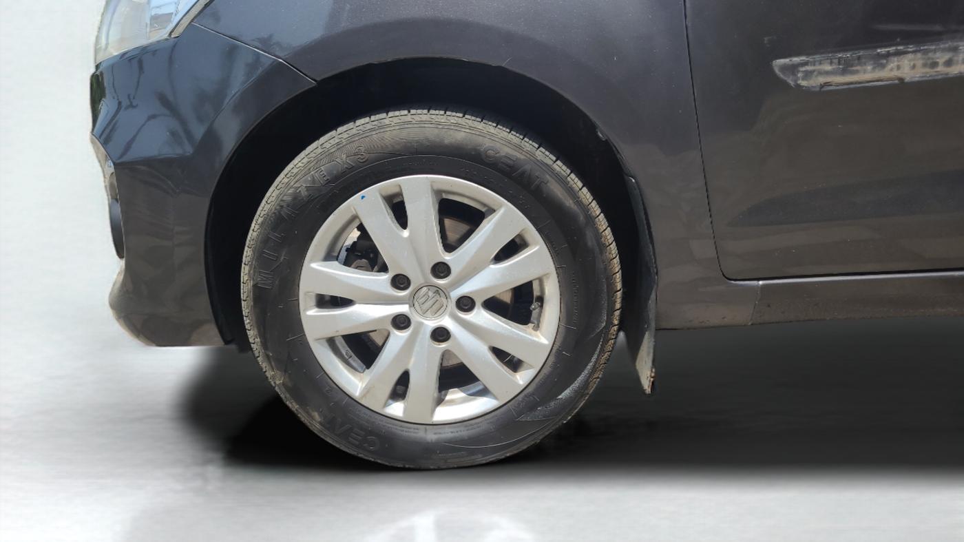 2016 Maruti Ertiga VXI, Petrol, Manual, 1,12,622 km, Left Front Wheel