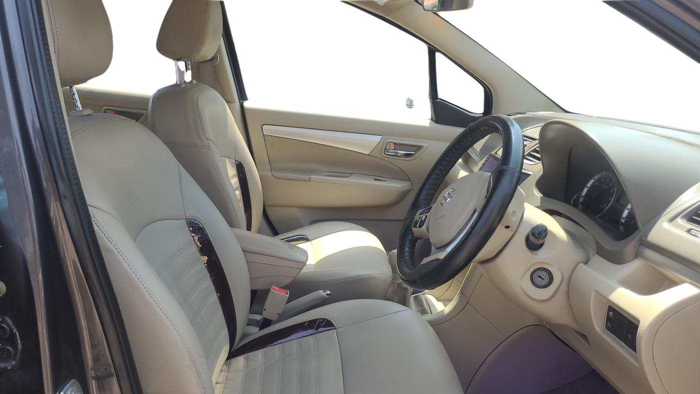 2016 Maruti Ertiga VXI, Petrol, Manual, 1,12,622 km, Right Side Front Door Cabin