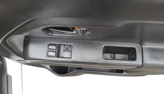 2020 Maruti New Wagon-R LXI CNG (O) 1.0, CNG, Manual, 62,000 km, Driver Side Door Panel Controls