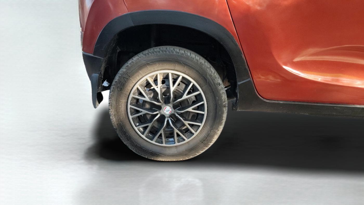 2016 Mahindra Kuv100 K4 D 6 STR, Diesel, Manual, 75,449 km, Right Rear Wheel