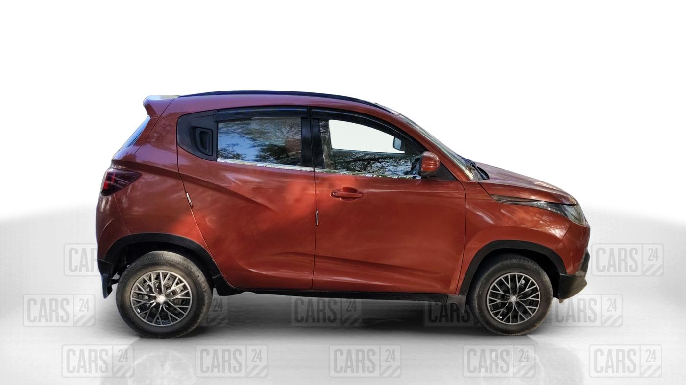 2016 Mahindra Kuv100 K4 D 6 STR, Diesel, Manual, 75,449 km, Right Side View