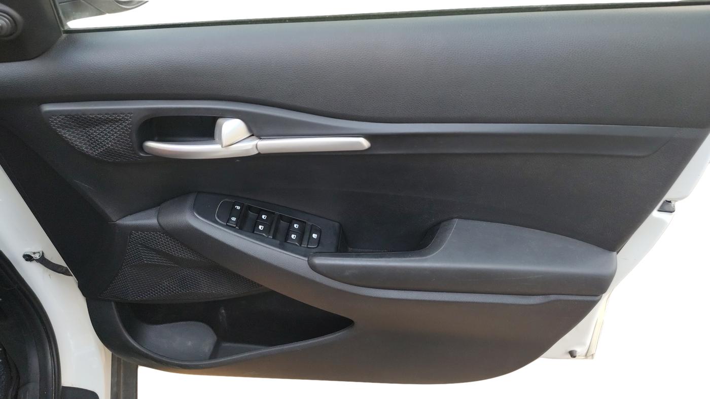 2022 KIA SELTOS HTE 1.5 DIESEL, Diesel, Manual, 52,429 km, Driver Side Door Panel Controls