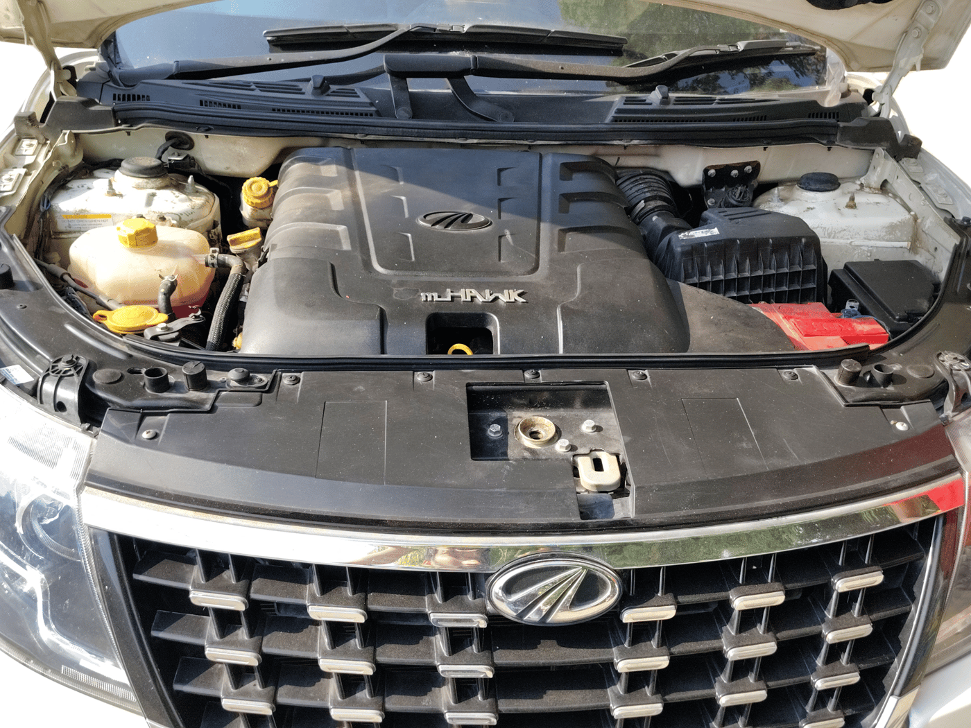 2020 Mahindra XUV500 W9, Diesel, Manual, 23,657 km, Open Bonnet