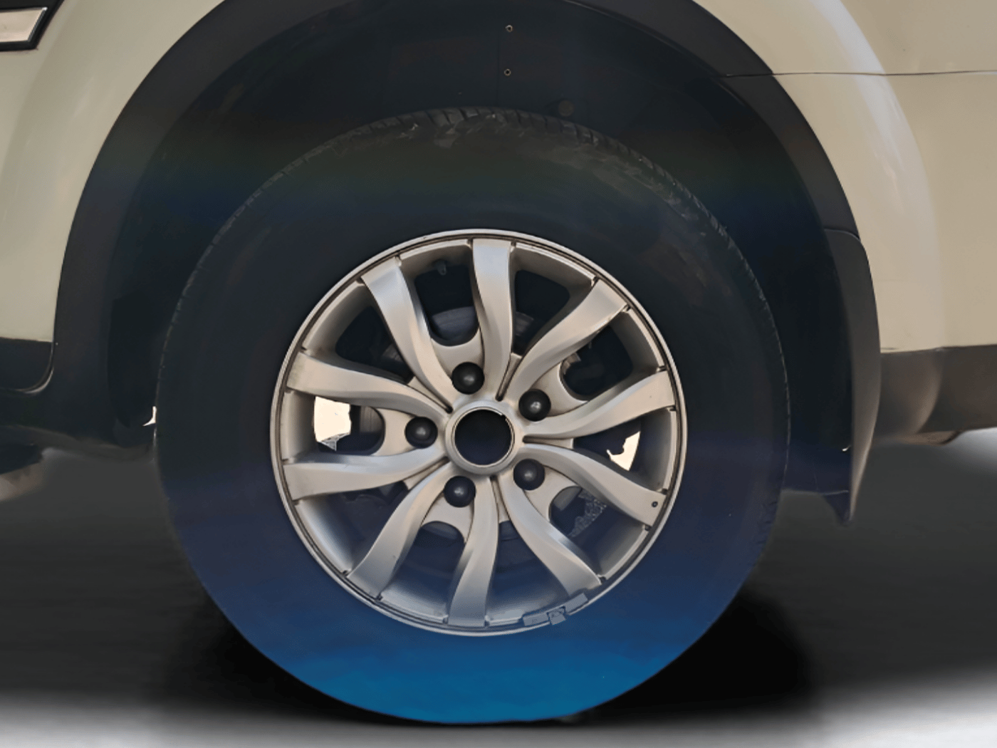 2020 Mahindra XUV500 W9, Diesel, Manual, 23,657 km, Left Rear Wheel