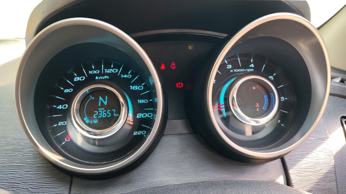 2020 Mahindra XUV500 W9, Diesel, Manual, 23,657 km, Odometer Image