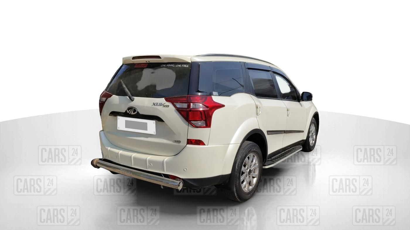 2020 Mahindra XUV500 W9, Diesel, Manual, 23,657 km, Right Back Diagonal
