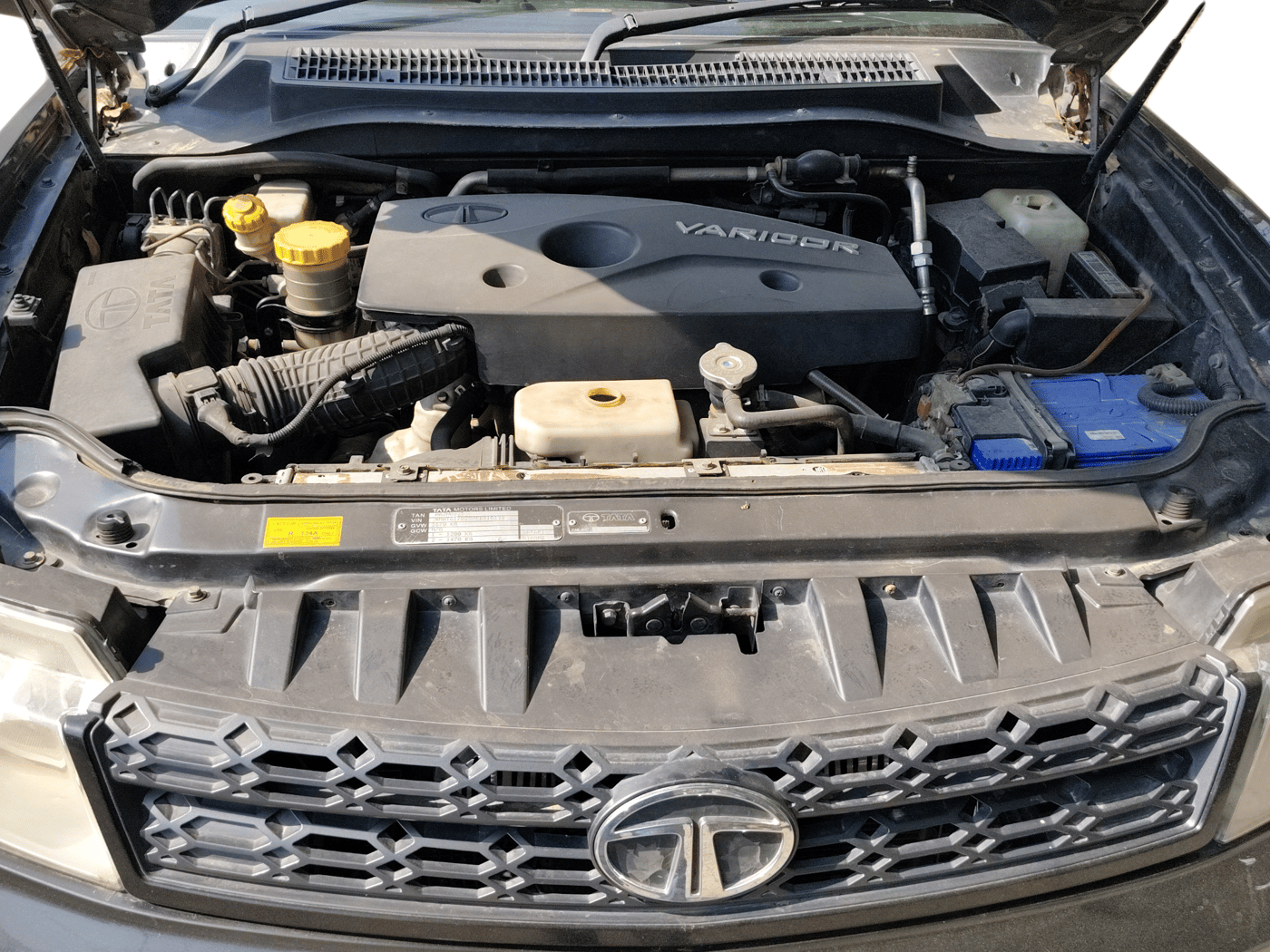 2017 Tata Safari Storme 2.2 EX 4X2, Diesel, Manual, 82,609 km, Open Bonnet