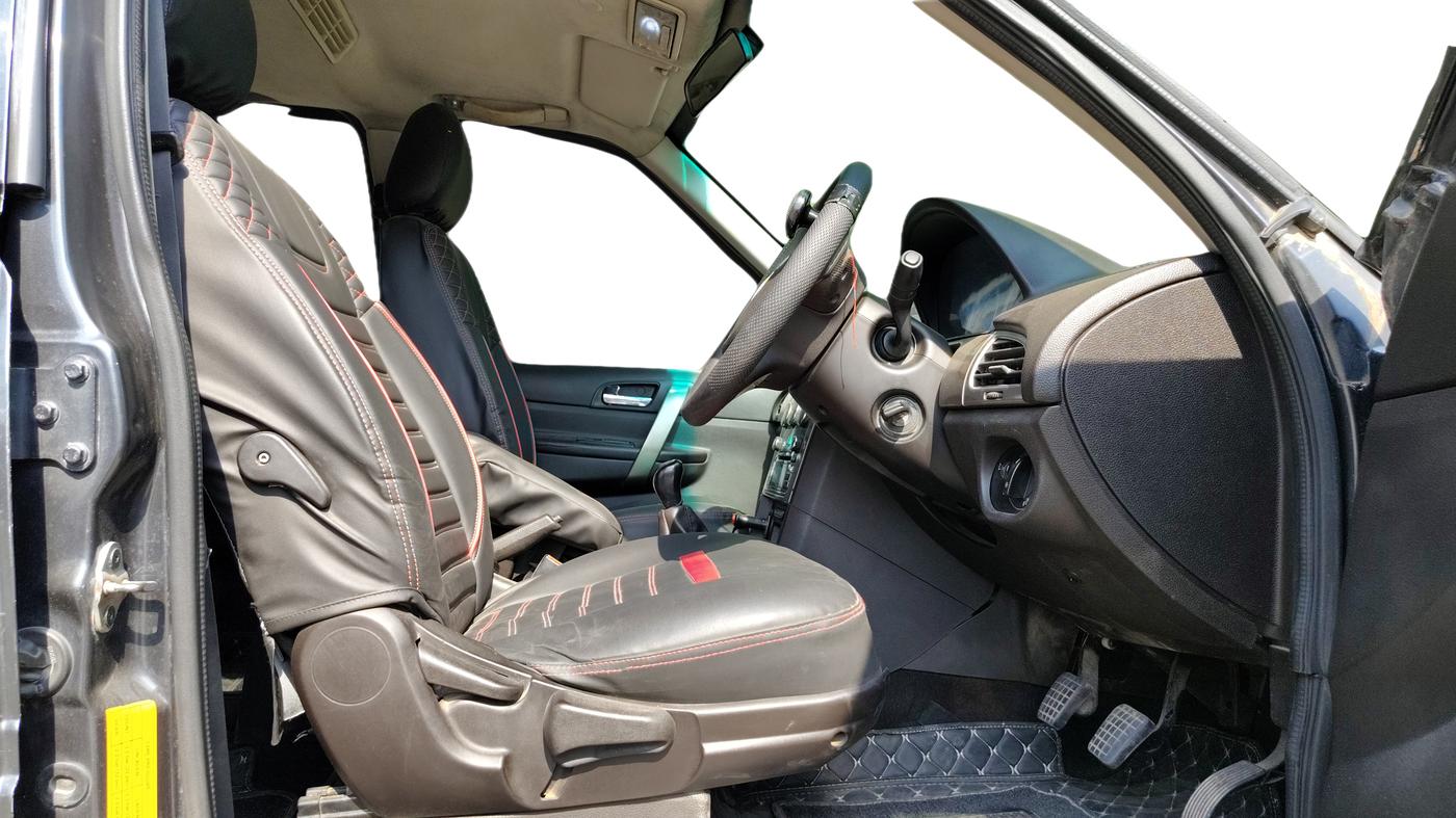 2017 Tata Safari Storme 2.2 EX 4X2, Diesel, Manual, 82,609 km, Right Side Front Door Cabin