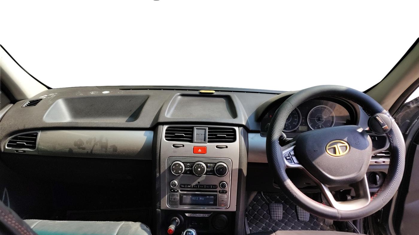 2017 Tata Safari Storme 2.2 EX 4X2, Diesel, Manual, 82,609 km, Dashboard