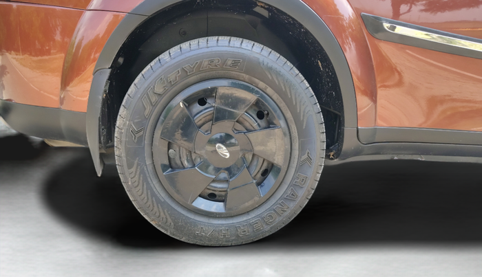 2019 Mahindra XUV500 W7, Diesel, Manual, 53,134 km, Right Rear Wheel