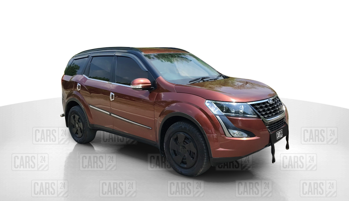 2019 Mahindra XUV500 W7, Diesel, Manual, 53,134 km, Right Front Diagonal