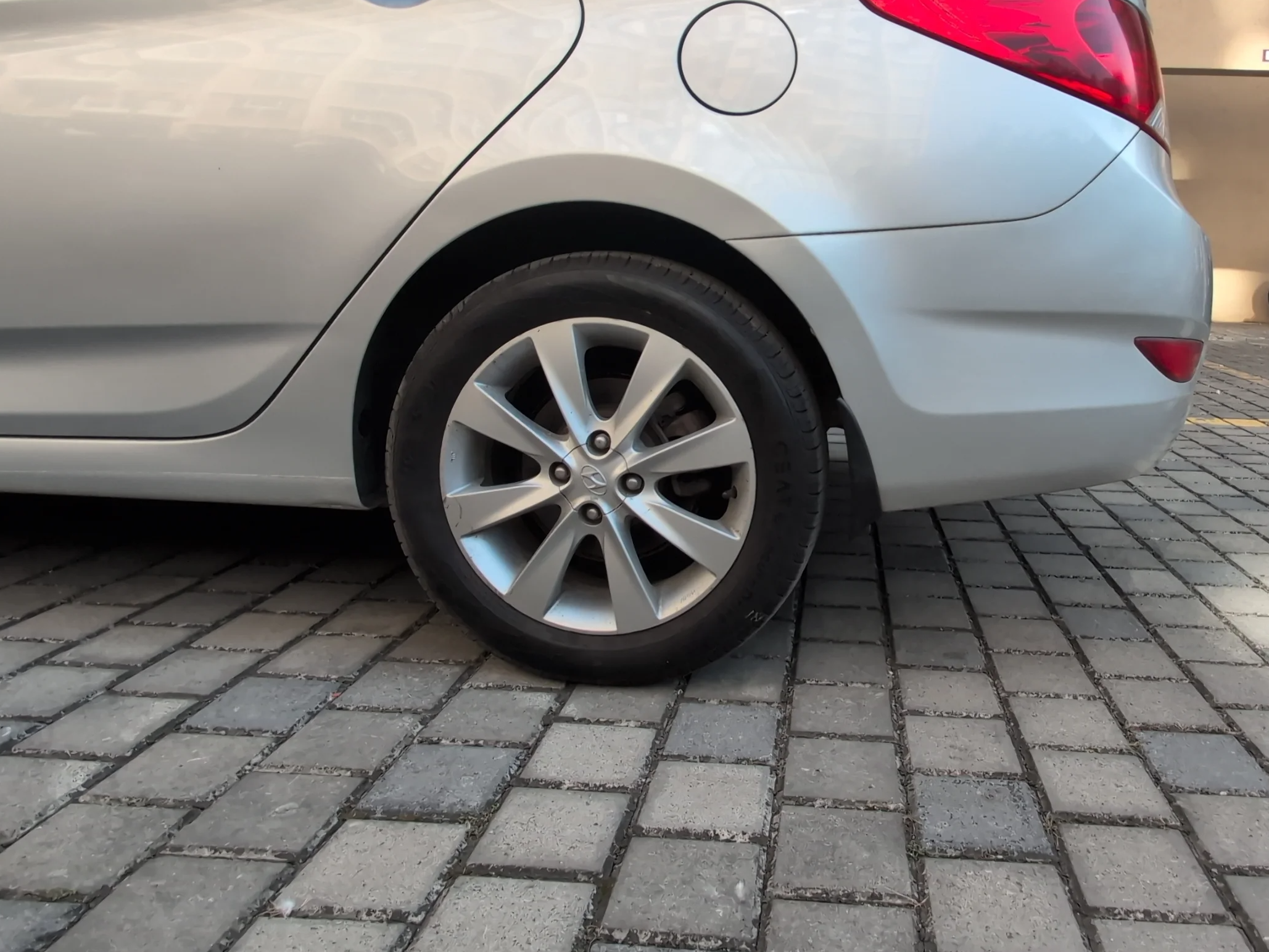 2012 Hyundai Verna FLUIDIC 1.6 VTVT SX, Petrol, Manual, 73,414 km, Left Rear Wheel