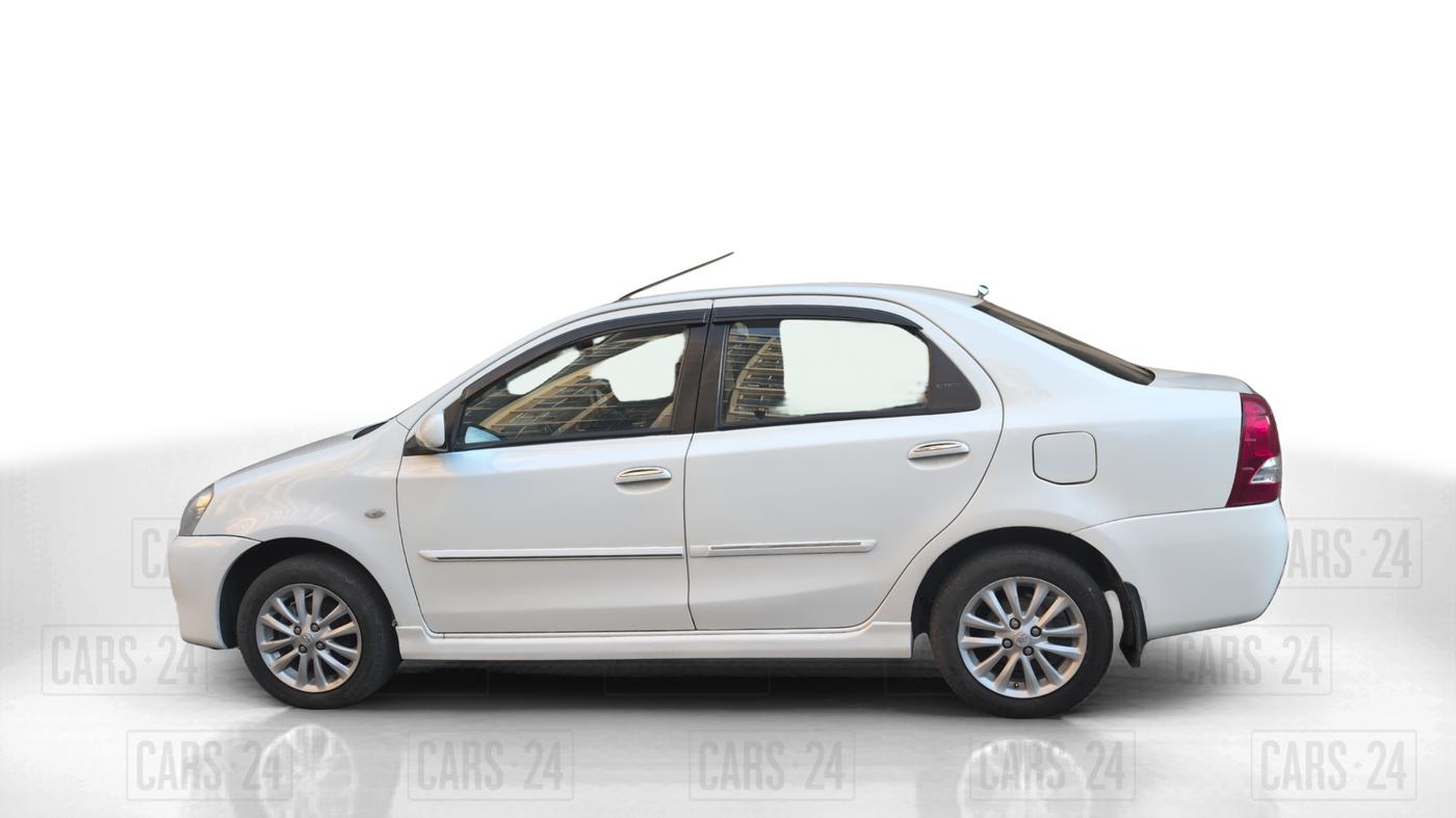 2011 Toyota Etios VX, Petrol, Manual, 7,56,363 km, Left Side
