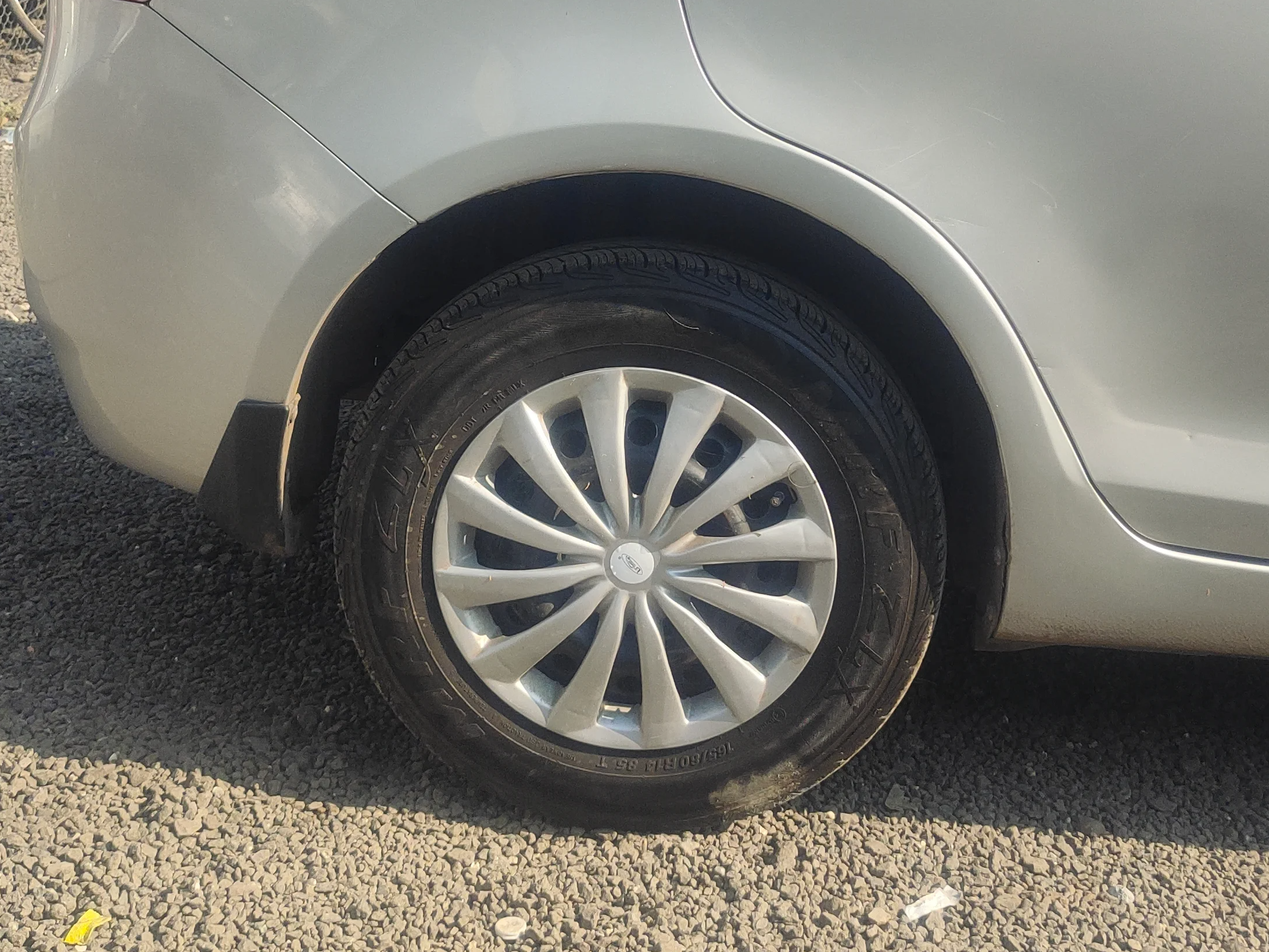 2016 Maruti Swift VDI, Diesel, Manual, 1,08,823 km, Right Rear Wheel