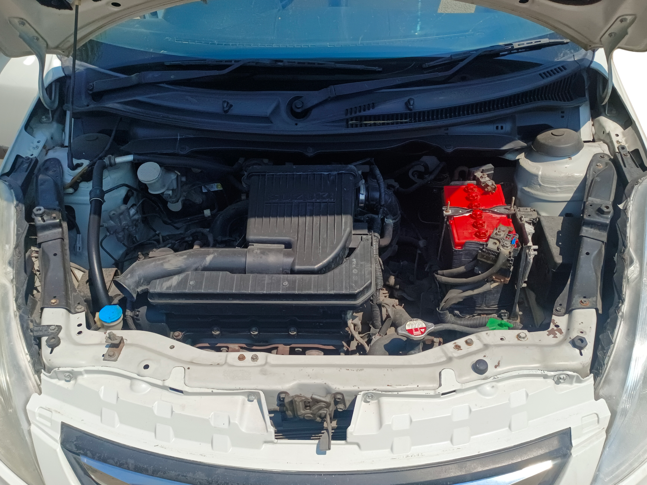 2016 Maruti Swift Dzire LXI (O), Petrol, Manual, 94,910 km, Open Bonnet