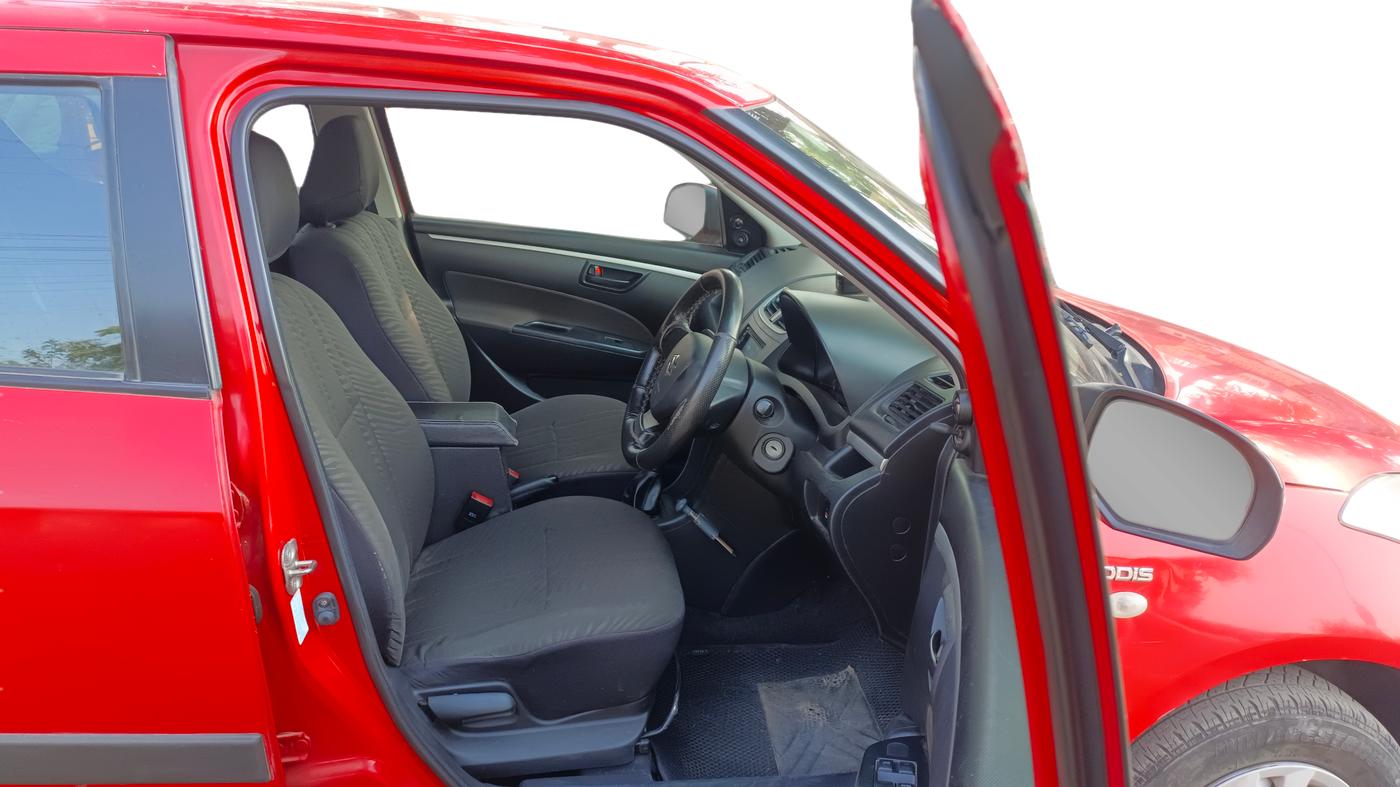2017 Maruti Swift LDI, Diesel, Manual, 72,850 km, Right Side Front Door Cabin