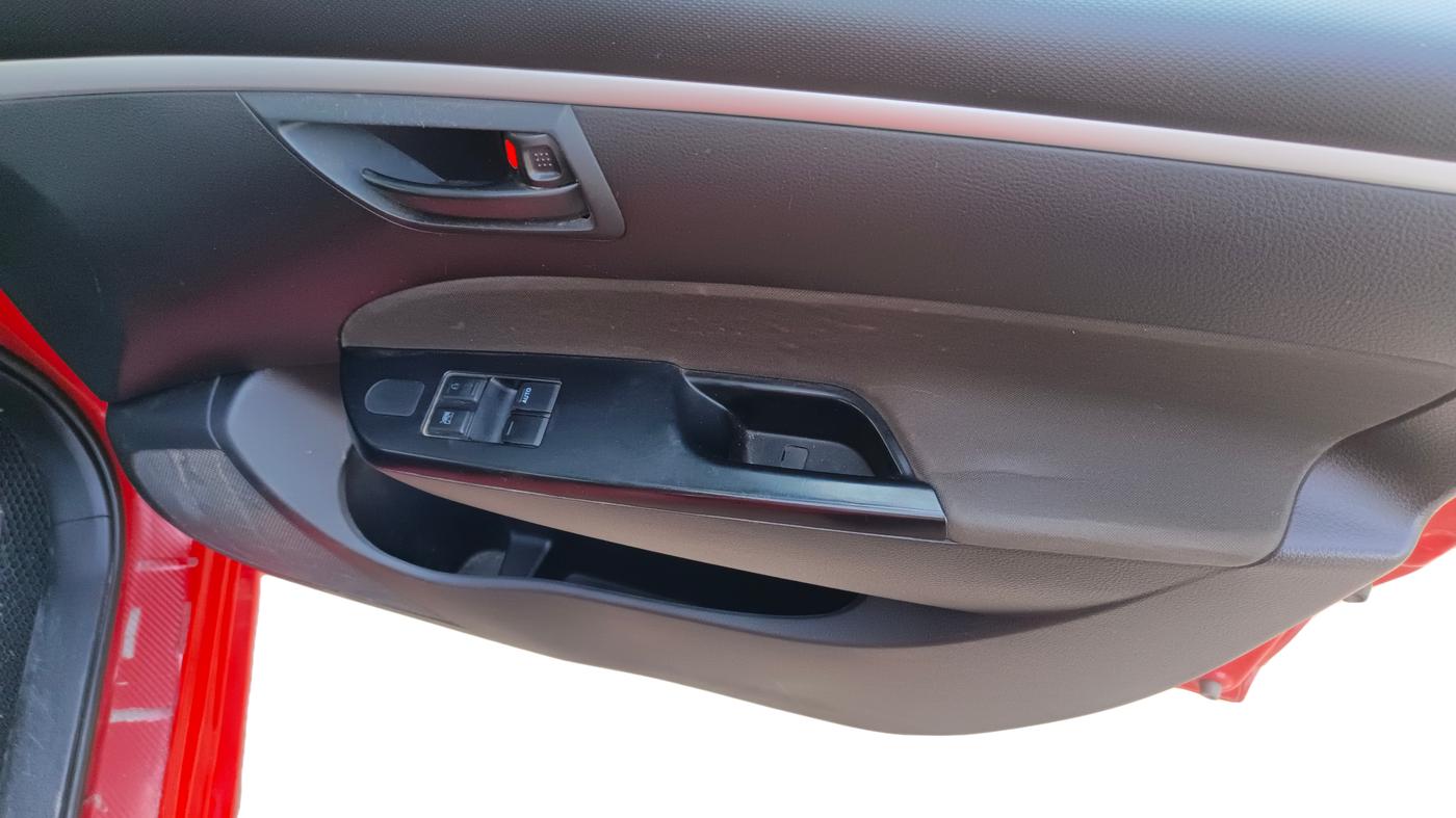 2017 Maruti Swift LDI, Diesel, Manual, 72,850 km, Driver Side Door Panel Controls