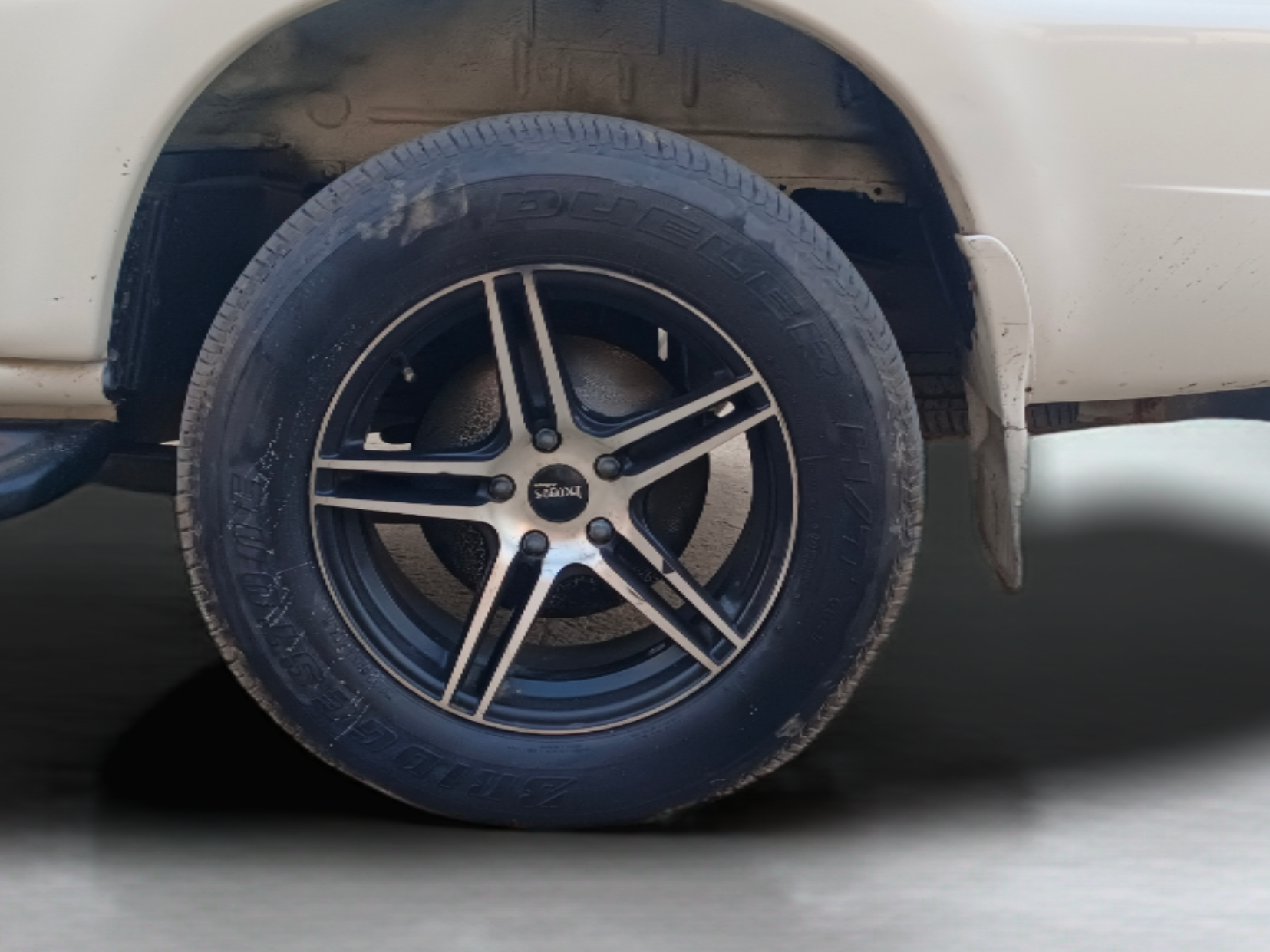 2015 Mahindra Scorpio S4 PLUS, Diesel, Manual, 89,074 km, Left Front Wheel