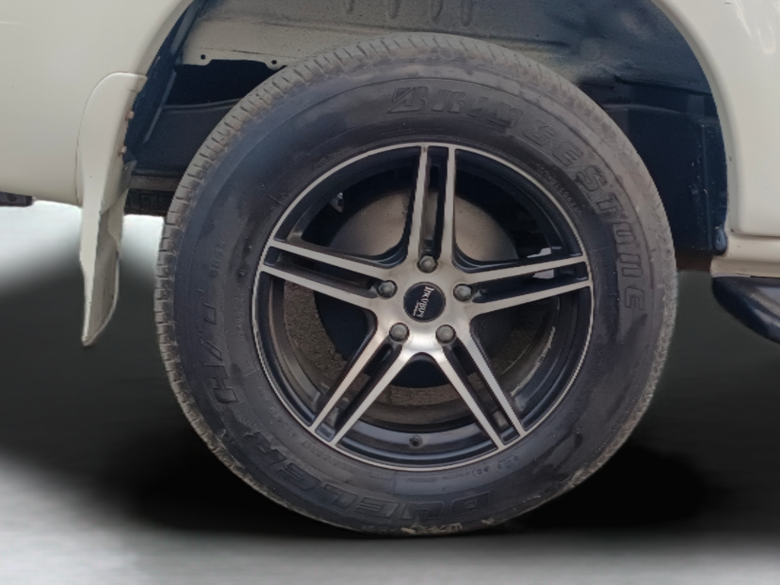 2015 Mahindra Scorpio S4 PLUS, Diesel, Manual, 89,074 km, Right Rear Wheel