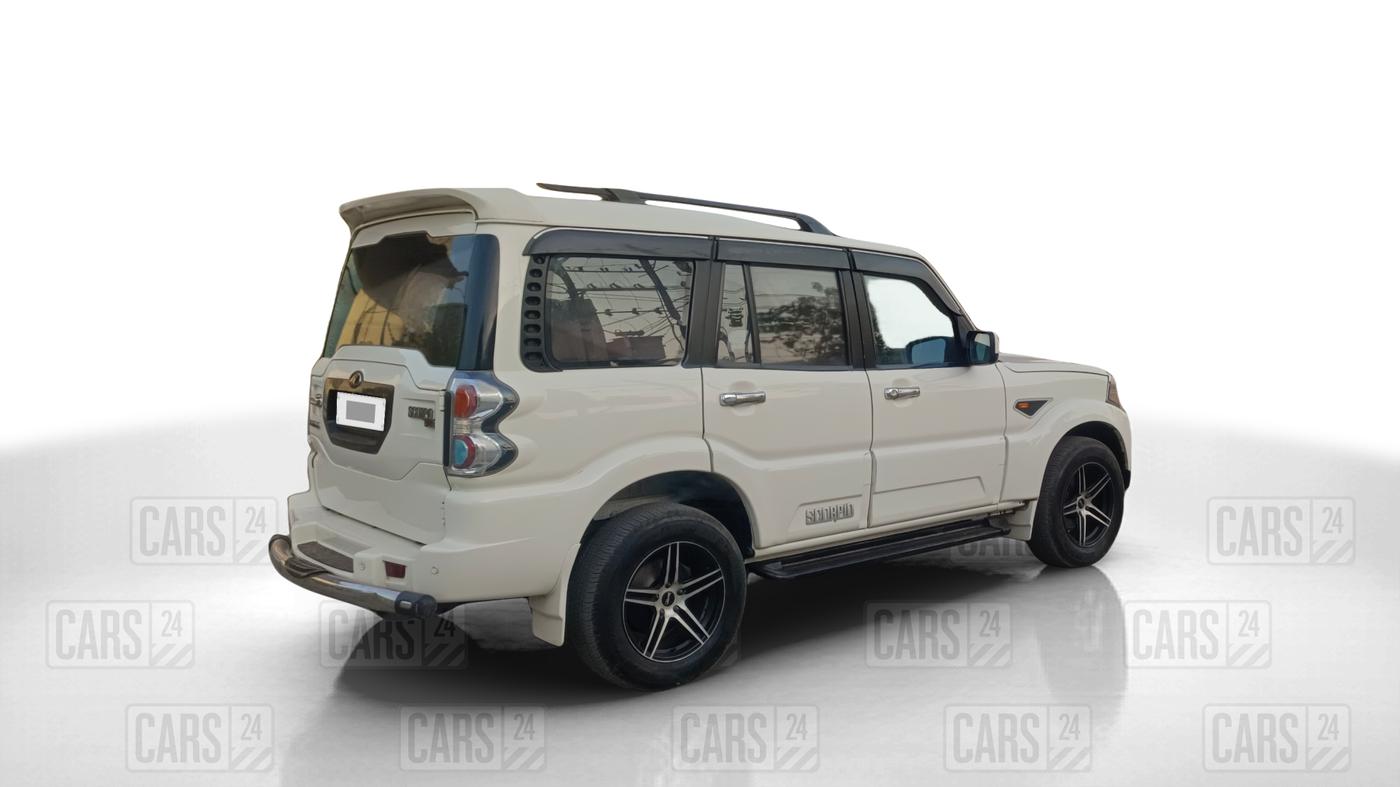 2015 Mahindra Scorpio S4 PLUS, Diesel, Manual, 89,074 km, Right Back Diagonal