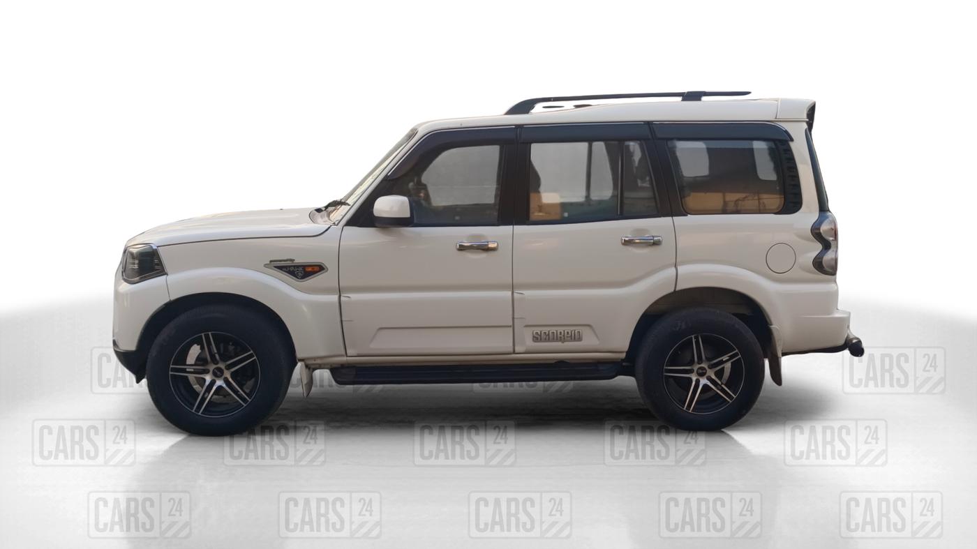 2015 Mahindra Scorpio S4 PLUS, Diesel, Manual, 89,074 km, Left Side