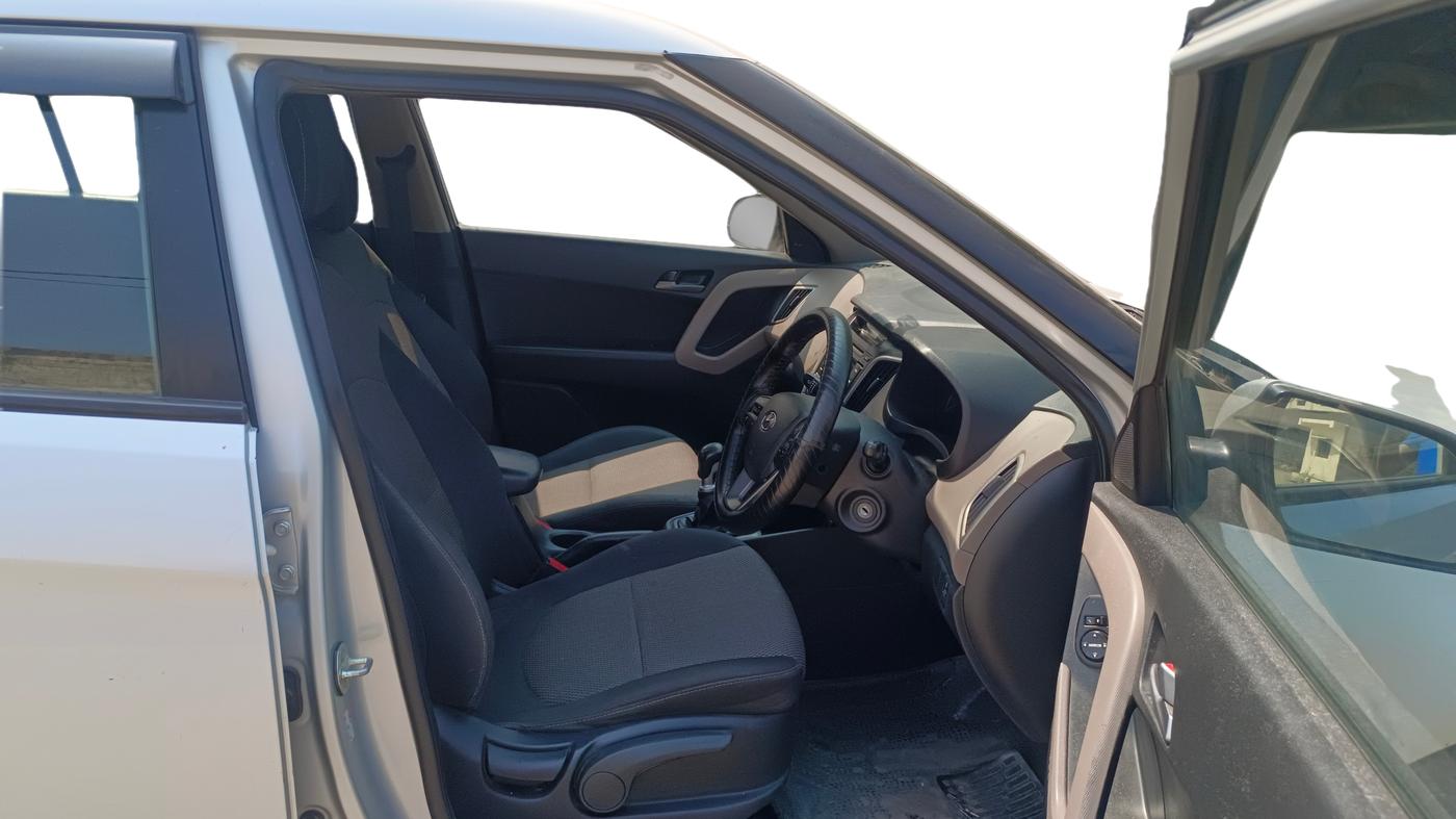 2016 Hyundai Creta S 1.4 DIESEL, Diesel, Manual, 1,18,721 km, Right Side Front Door Cabin