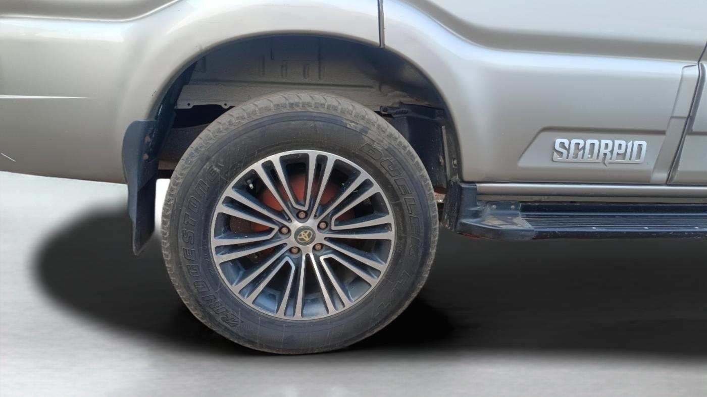 2015 Mahindra Scorpio S6 PLUS, Diesel, Manual, 79,099 km, Right Rear Wheel