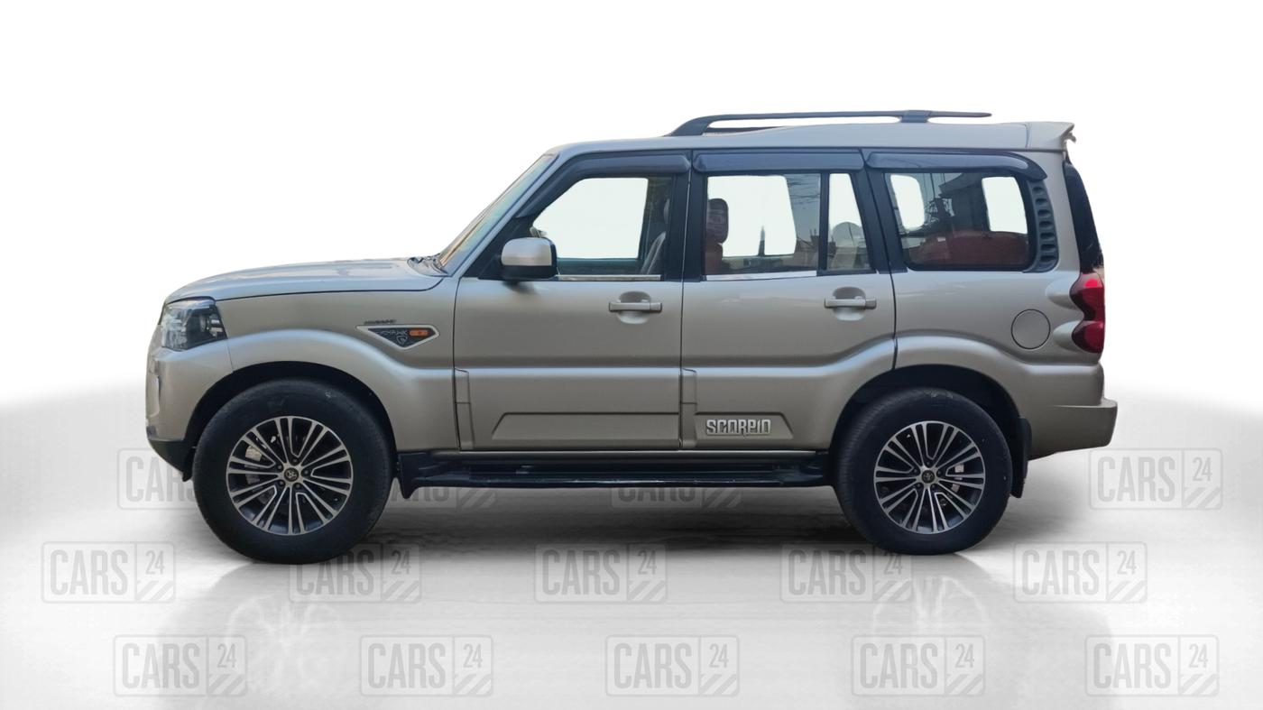 2015 Mahindra Scorpio S6 PLUS, Diesel, Manual, 79,099 km, Left Side