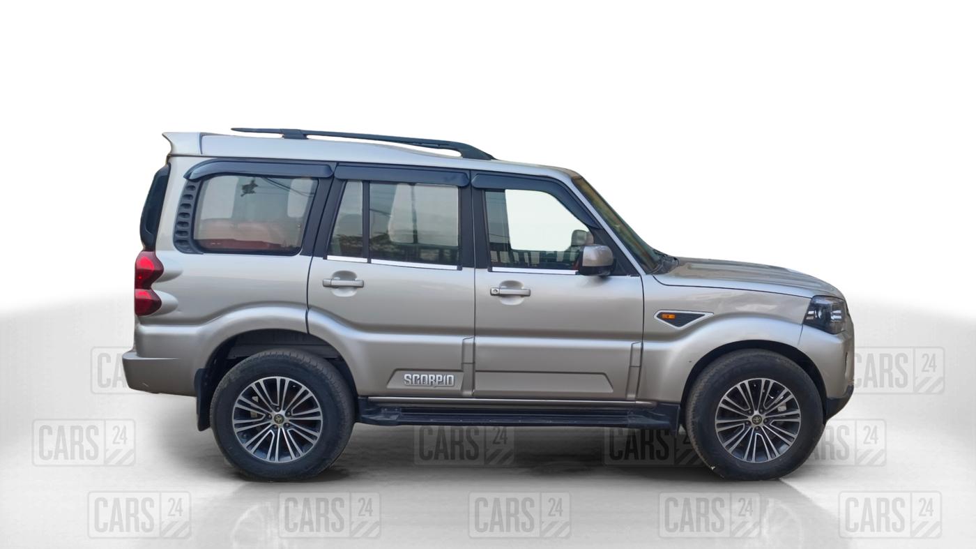 2015 Mahindra Scorpio S6 PLUS, Diesel, Manual, 79,099 km, Right Side View