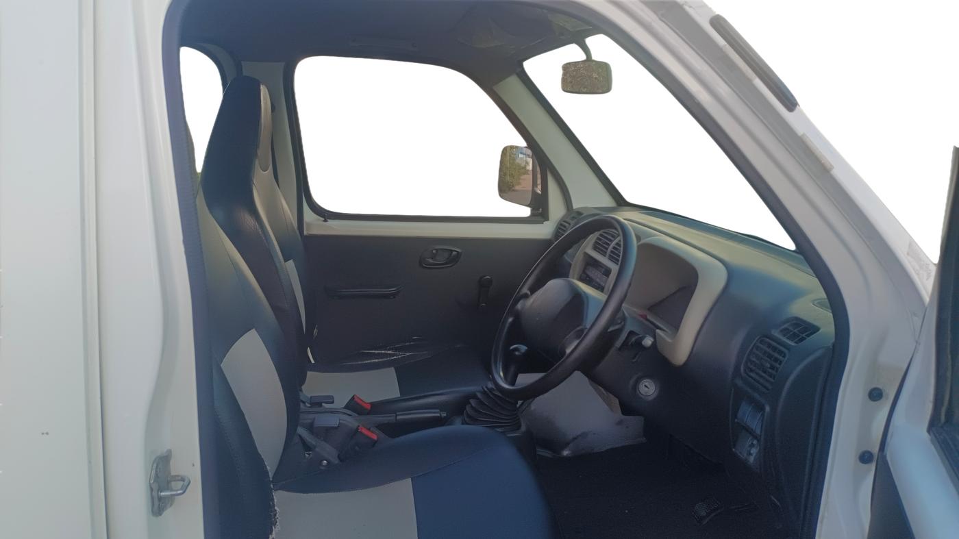 2019 Maruti Eeco 7 STR, Petrol, Manual, 65,327 km, Right Side Front Door Cabin