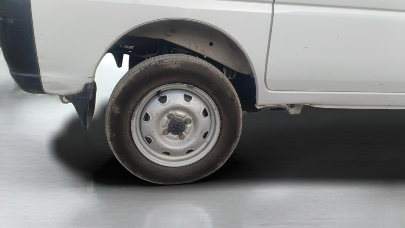 2019 Maruti Eeco 7 STR, Petrol, Manual, 65,327 km, Right Rear Wheel