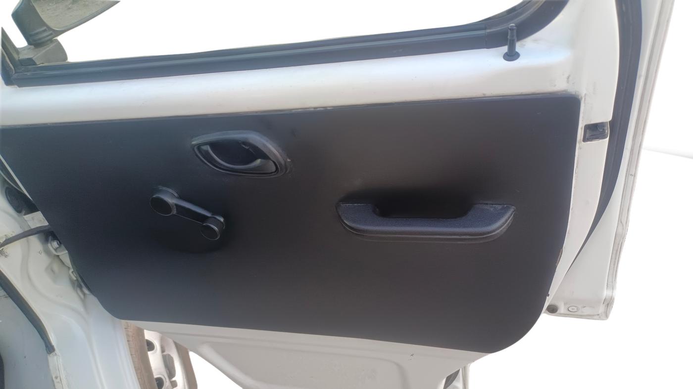 2019 Maruti Eeco 7 STR, Petrol, Manual, 65,327 km, Driver Side Door Panel Controls