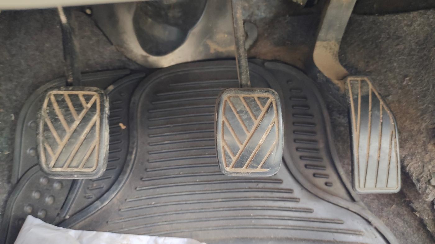 2015 Maruti Celerio VXI, Petrol, Manual, 67,837 km, Pedals