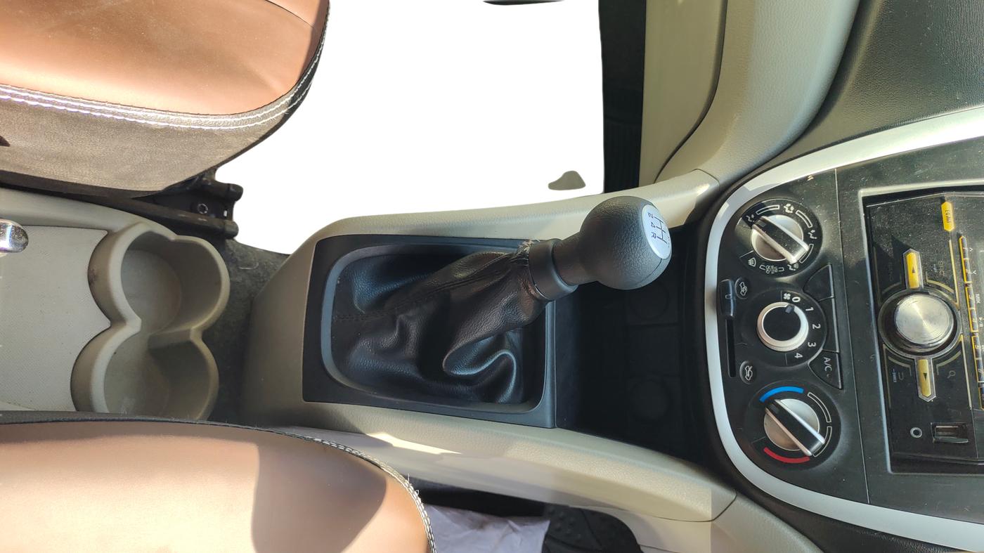 2015 Maruti Celerio VXI, Petrol, Manual, 67,837 km, Gear Lever