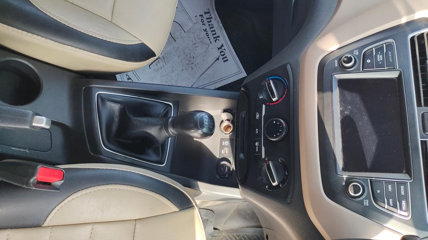 2019 Hyundai Elite i20 SPORTZ PLUS 1.2, Petrol, Manual, 53,922 km, Gear Lever