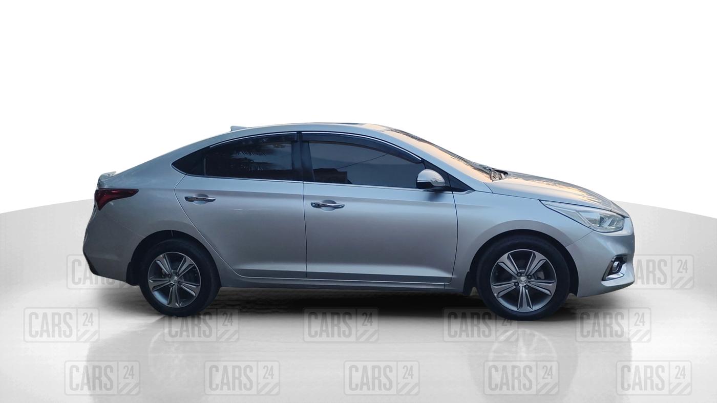 2017 Hyundai Verna 1.6 SX (O) CRDI MT, Diesel, Manual, 1,27,572 km, Right Side View
