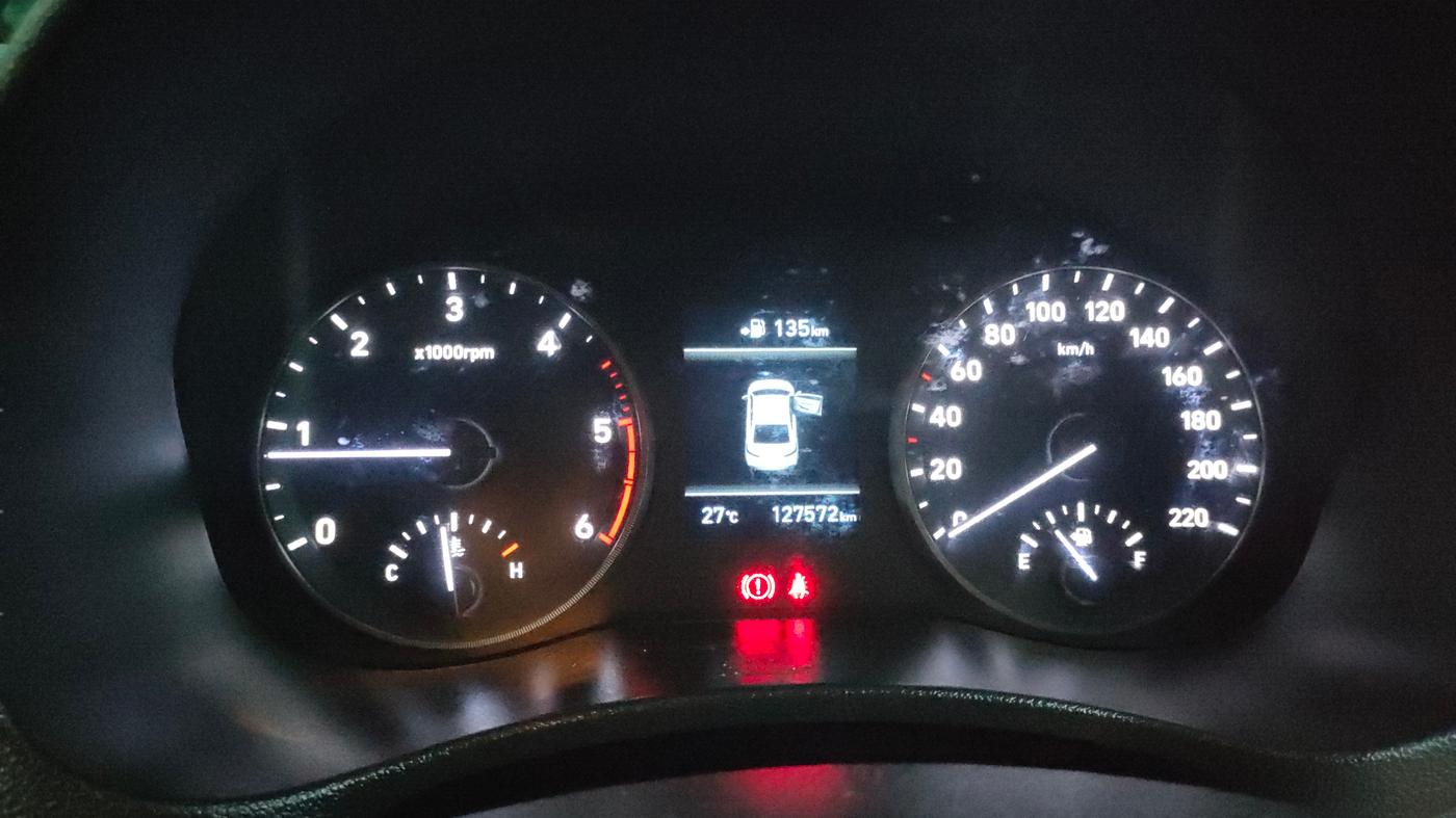 2017 Hyundai Verna 1.6 SX (O) CRDI MT, Diesel, Manual, 1,27,572 km, Odometer Image