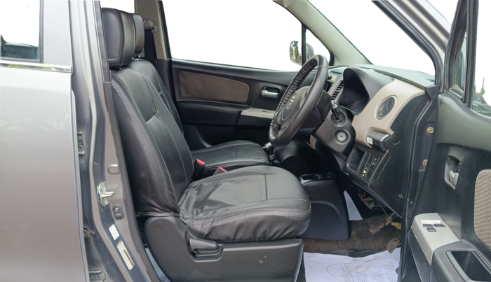2013 Maruti Wagon R 1.0 LXI CNG, CNG, Manual, 99,200 km, Right Side Front Door Cabin