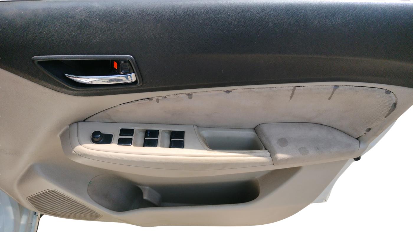 2017 Maruti Dzire VDI, Diesel, Manual, 48,480 km, Driver Side Door Panel Controls