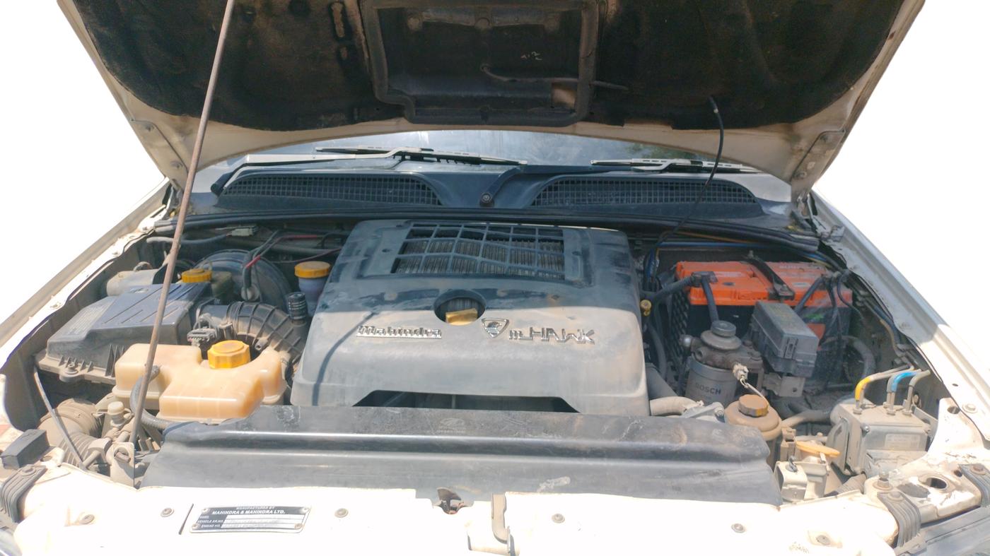 2011 Mahindra Scorpio VLX 2WD BS-III, Diesel, Manual, 65,368 km, Open Bonnet