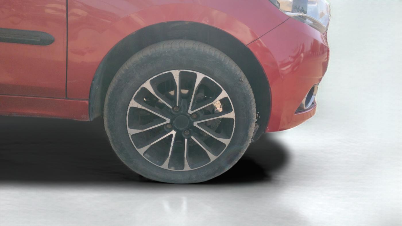 2016 Tata Tiago XZ PETROL, Petrol, Manual, 62,961 km, Right Front Wheel