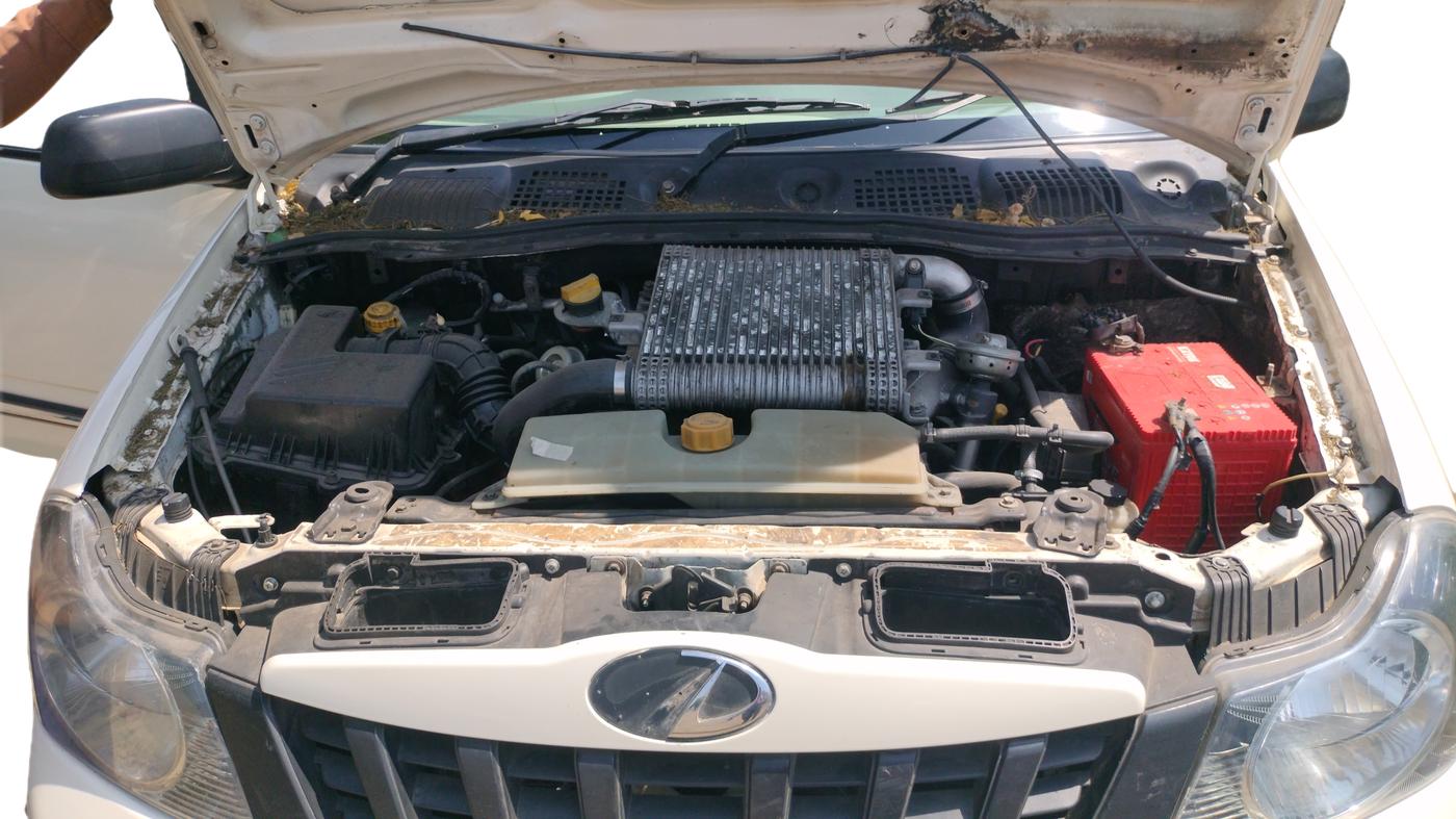 2015 Mahindra Quanto C4, Diesel, Manual, 57,540 km, Open Bonnet