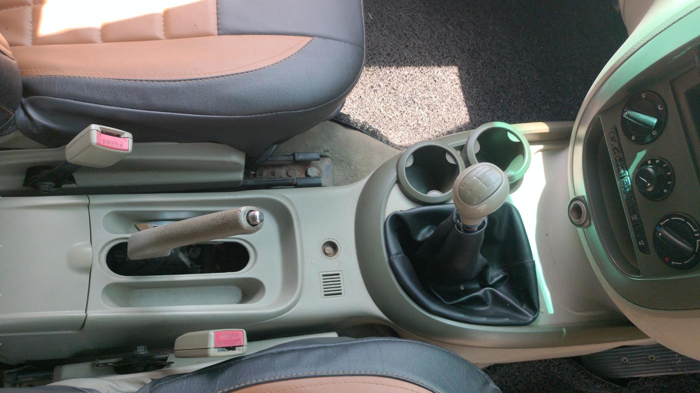 2015 Mahindra Quanto C4, Diesel, Manual, 57,540 km, Gear Lever