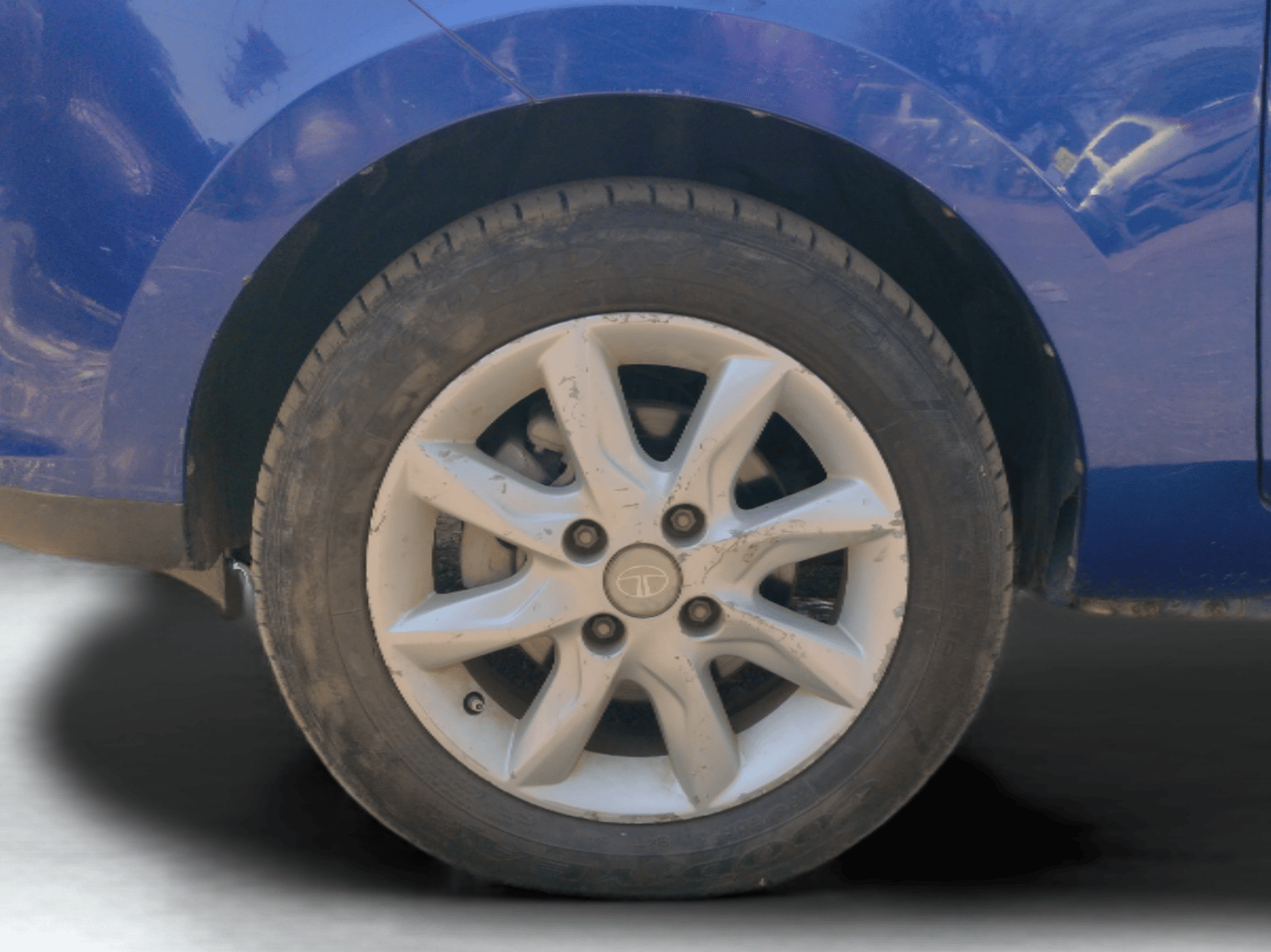 2014 Tata Zest XT PETROL, Petrol, Manual, 21,713 km, Left Front Wheel