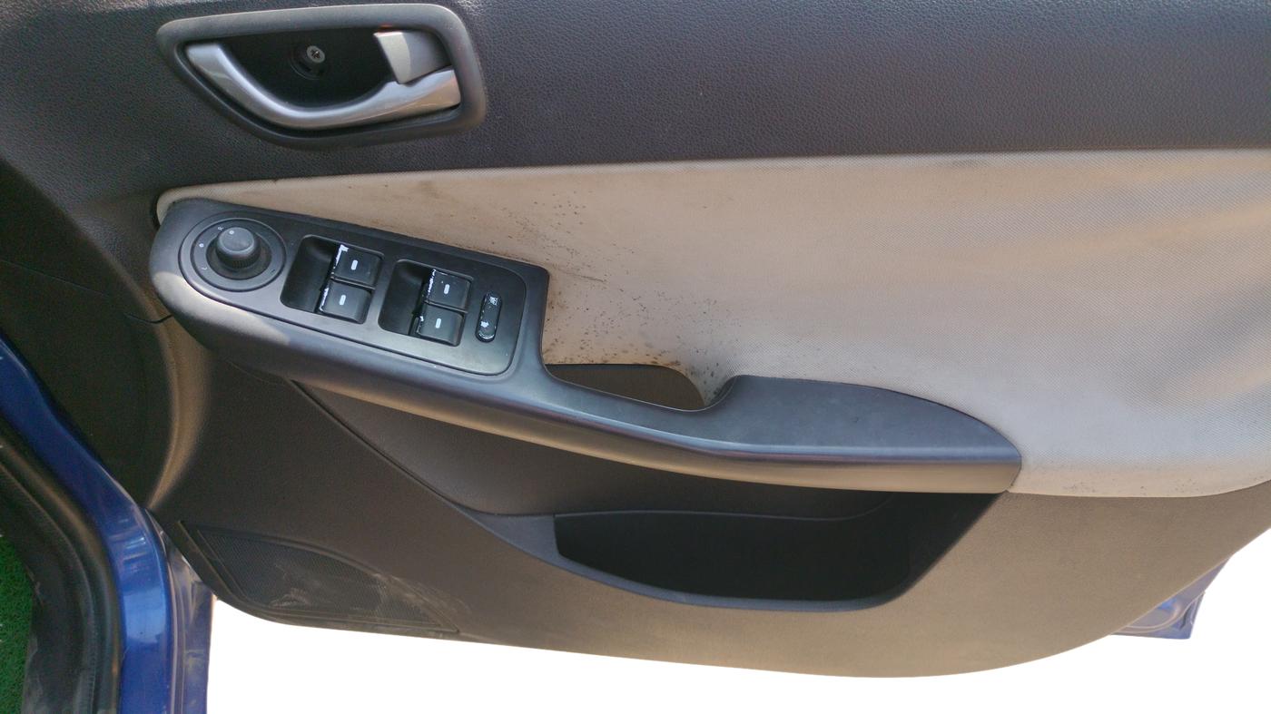 2014 Tata Zest XT PETROL, Petrol, Manual, 21,713 km, Driver Side Door Panel Controls