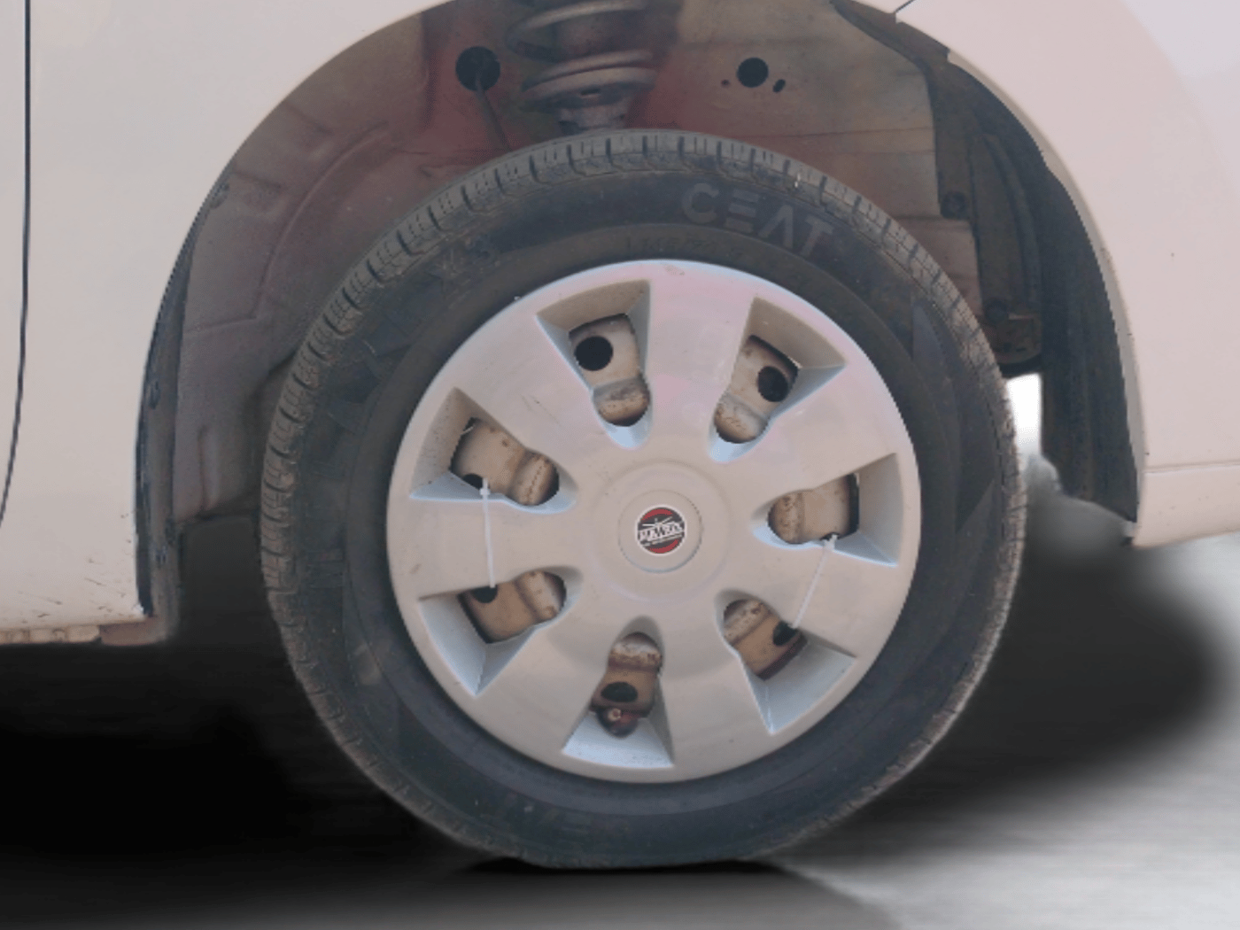 2010 Maruti Wagon R 1.0 LXI, Petrol, Manual, 62,800 km, Right Front Wheel