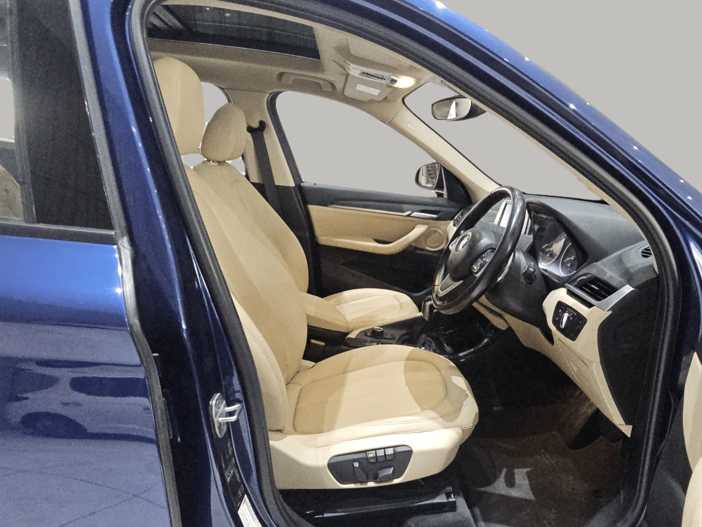 2017 BMW X1 xDrive20d xLine, Diesel, Automatic, 51,100 km, Right Side Front Door Cabin