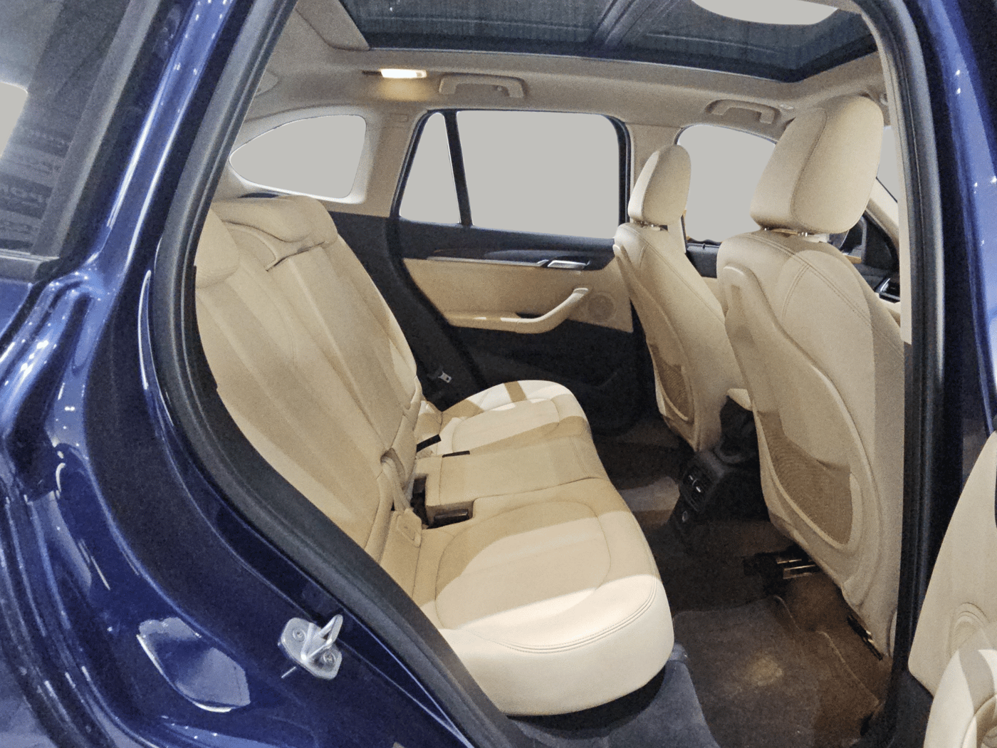 2017 BMW X1 xDrive20d xLine, Diesel, Automatic, 51,100 km, Right Side Rear Door Cabin