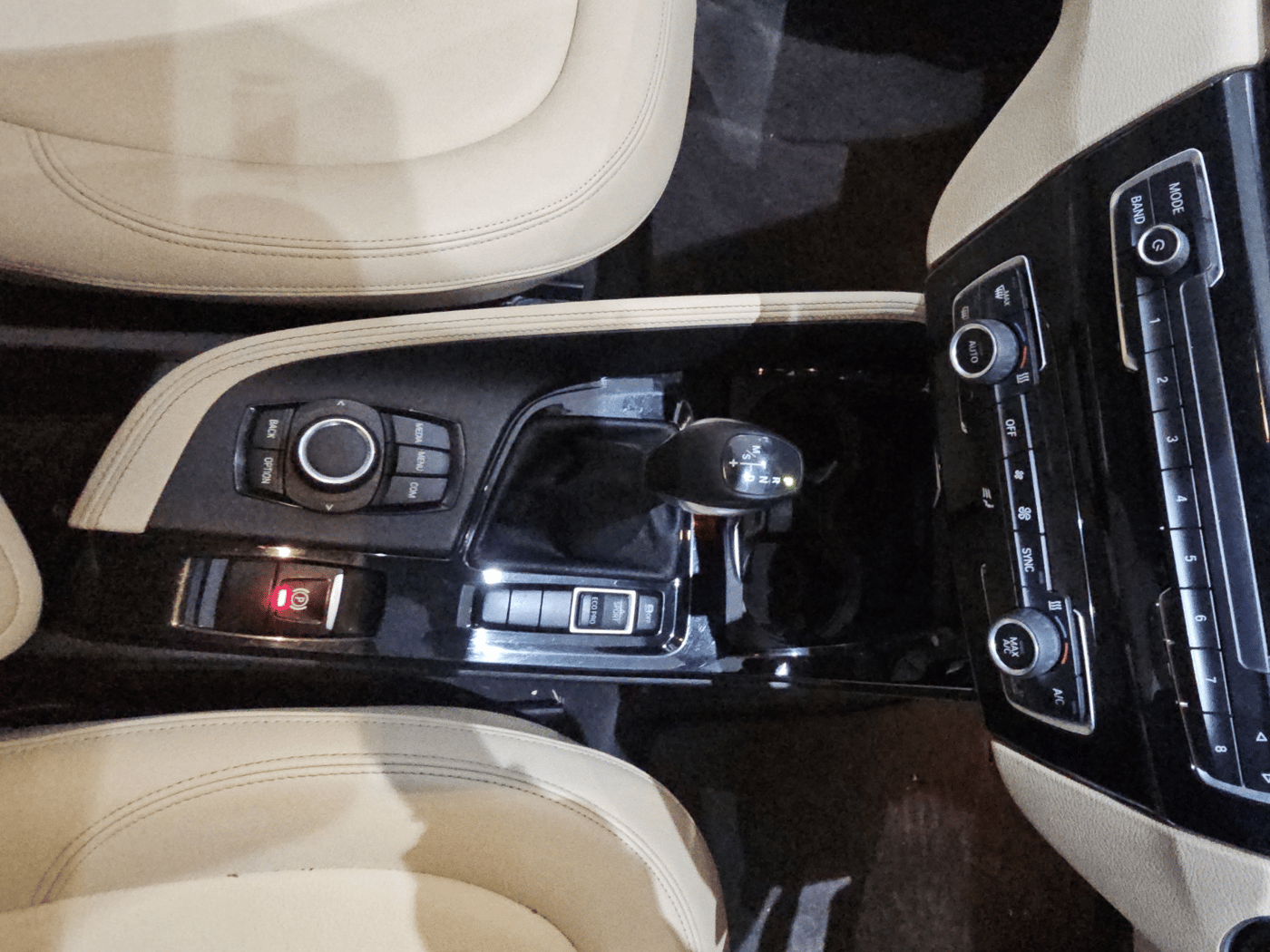 2017 BMW X1 xDrive20d xLine, Diesel, Automatic, 51,100 km, Gear Lever