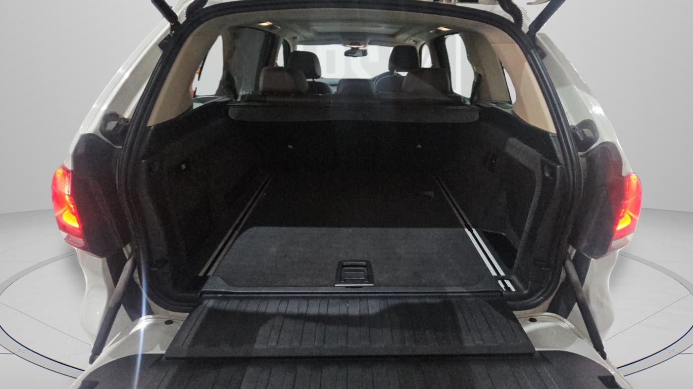 2017 BMW X5 XDRIVE 30 D, Diesel, Automatic, 56,625 km, Boot Inside
